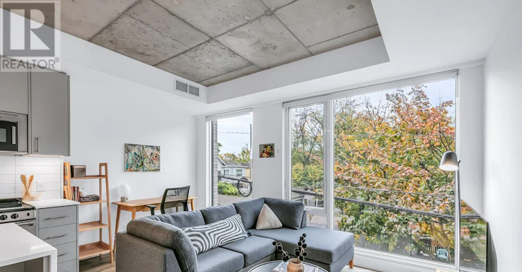 210-115 Larchmount Avenue, Toronto, ON, M4M 2Y6 - 4