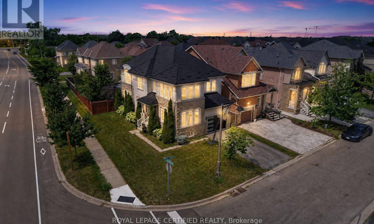 2561 Grand Oak Trail