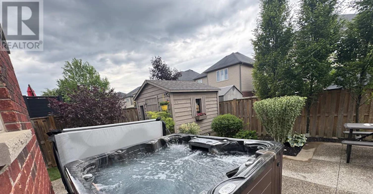 252 Westbank Trail, Hamilton, ON, L8K 5R9 - 2