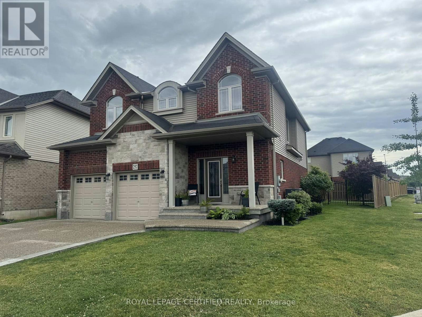 252 Westbank Trail, Hamilton, ON, L8K 5R9