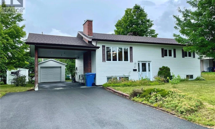 4 Emile Simard Avenue