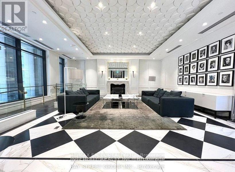 324-955 Bay Street, Toronto, ON, M5S 2A2 - 2