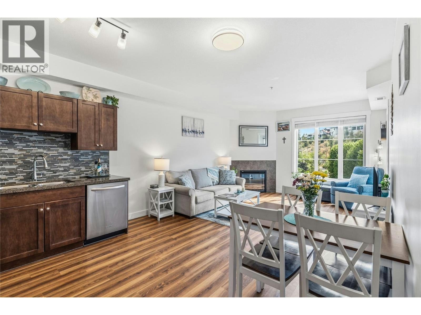 1405-1875 Country Club Drive, Kelowna, BC, V1V 2W7