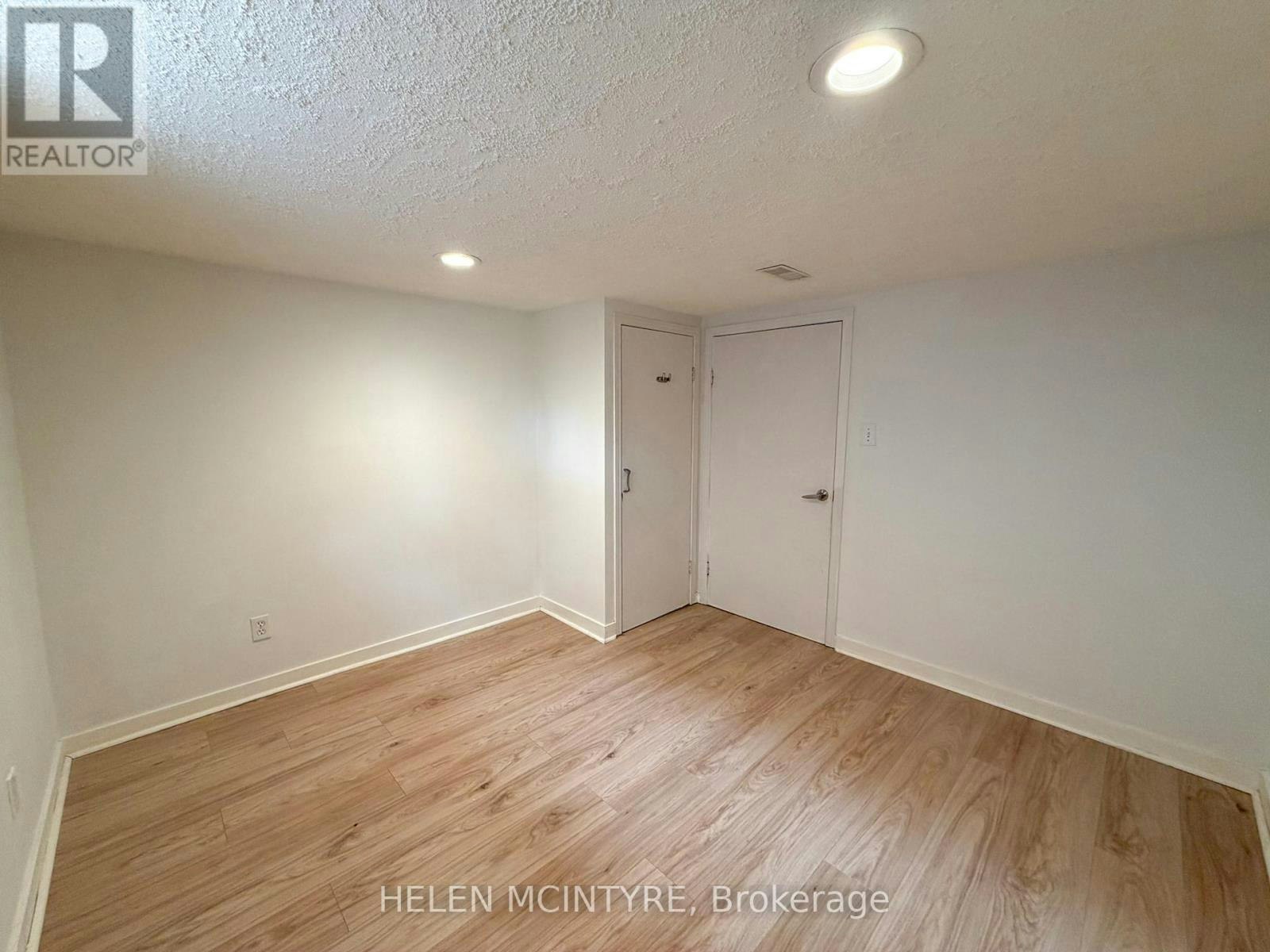 34 Dunning Crescent, Toronto, ON, M8W 4S8 - 11