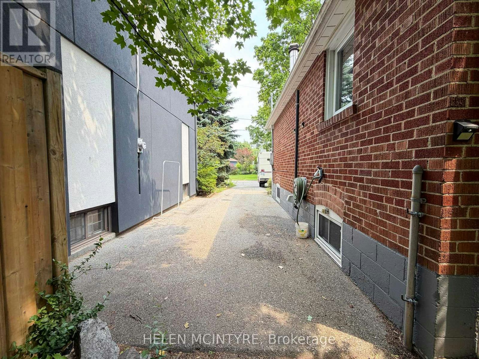 34 Dunning Crescent, Toronto, ON, M8W 4S8 - 32