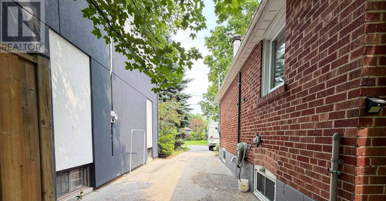 34 Dunning Crescent, Toronto, ON, M8W 4S8 - 32
