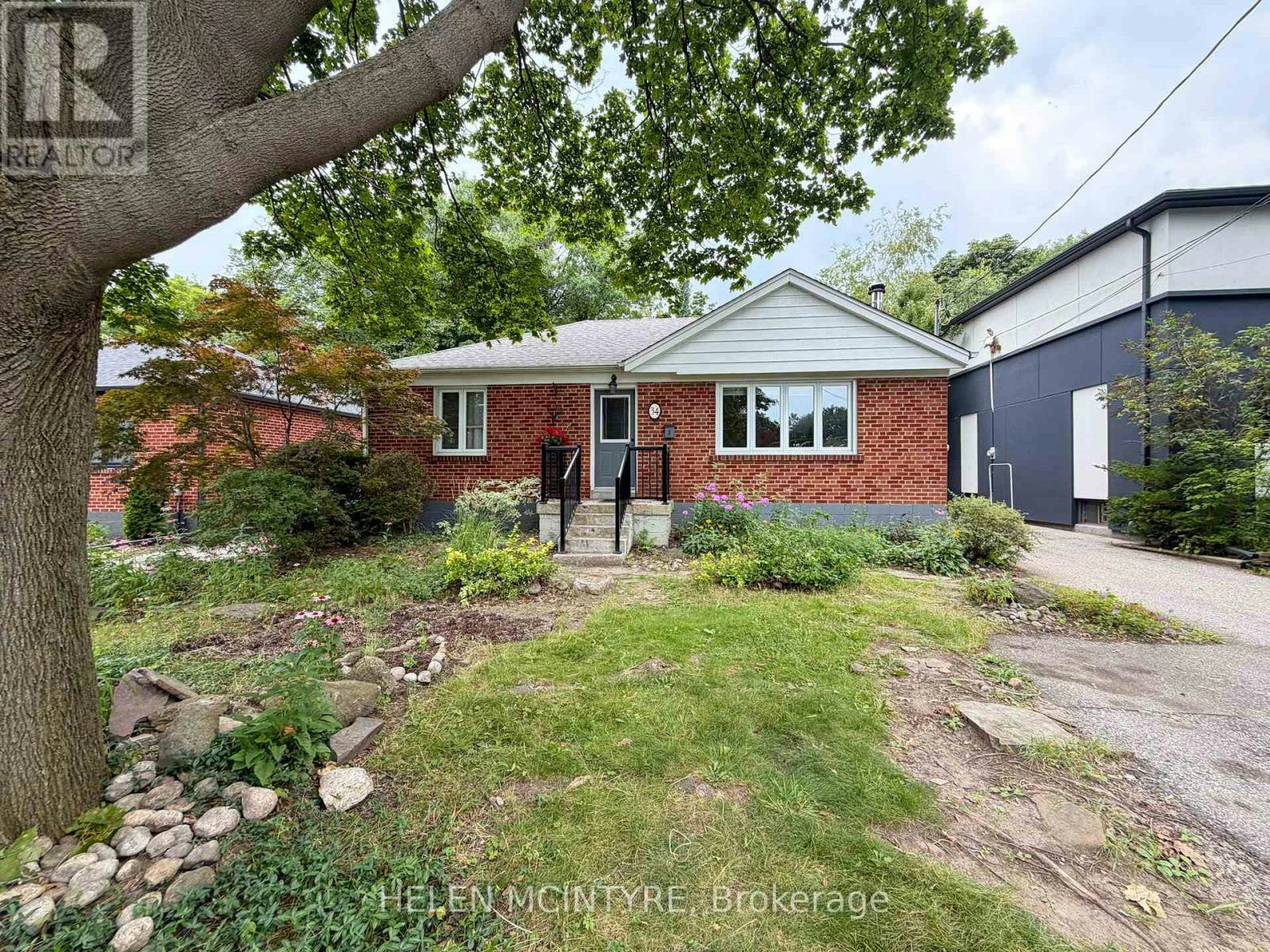 34 Dunning Crescent, Toronto, ON, M8W 4S8 - 34