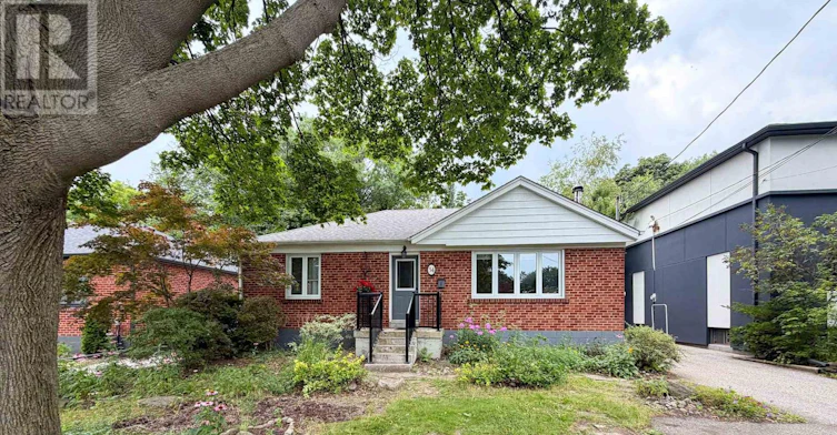 34 Dunning Crescent, Toronto, ON, M8W 4S8 - 34