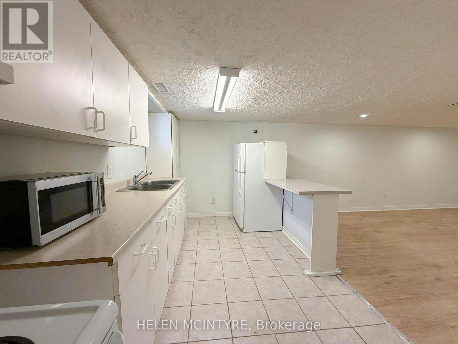 34 Dunning Crescent, Toronto, ON, M8W 4S8 - 17