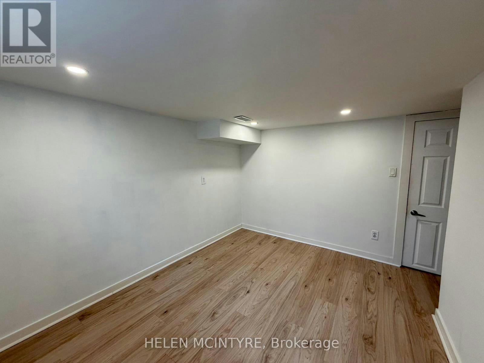 34 Dunning Crescent, Toronto, ON, M8W 4S8 - 14
