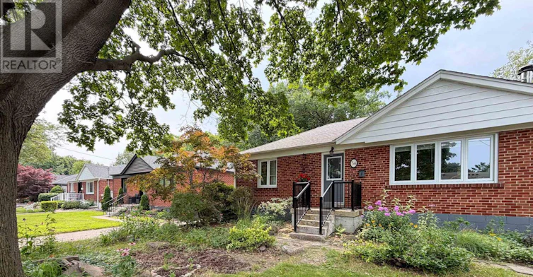 34 Dunning Crescent, Toronto, ON, M8W 4S8 - 33