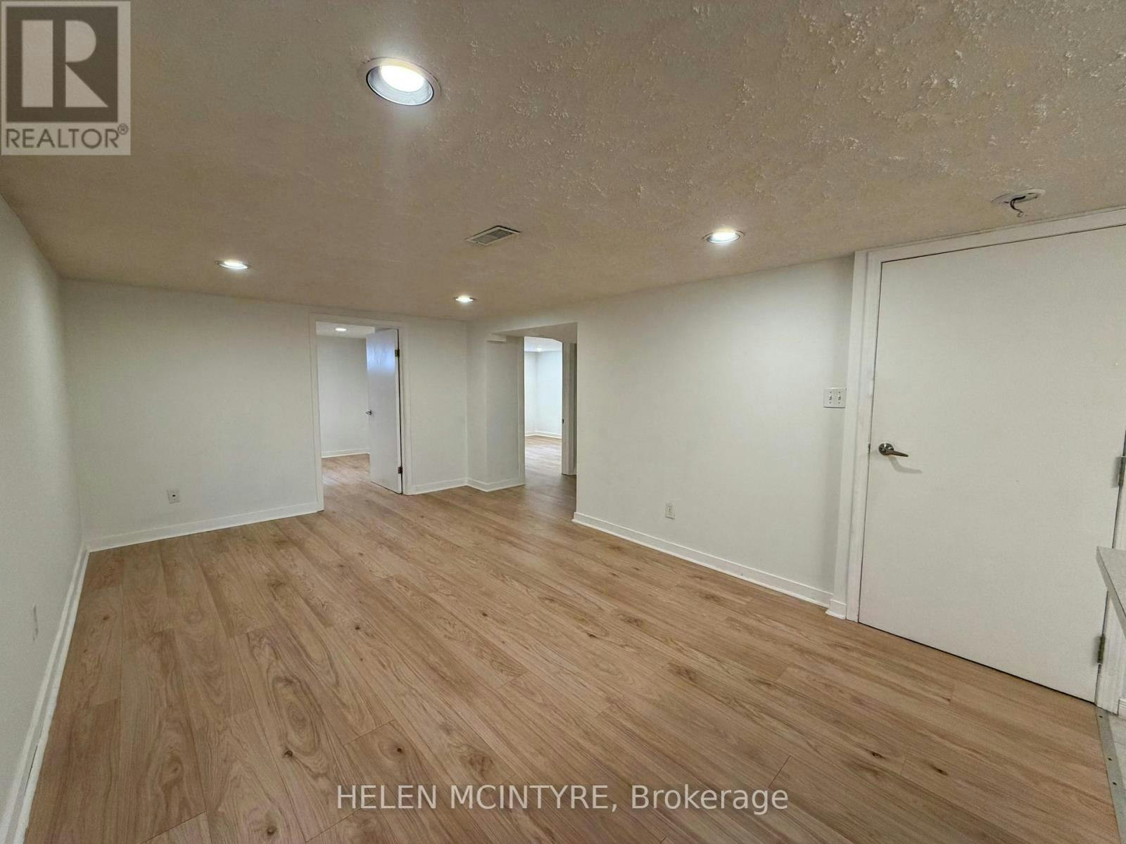 34 Dunning Crescent, Toronto, ON, M8W 4S8 - 5