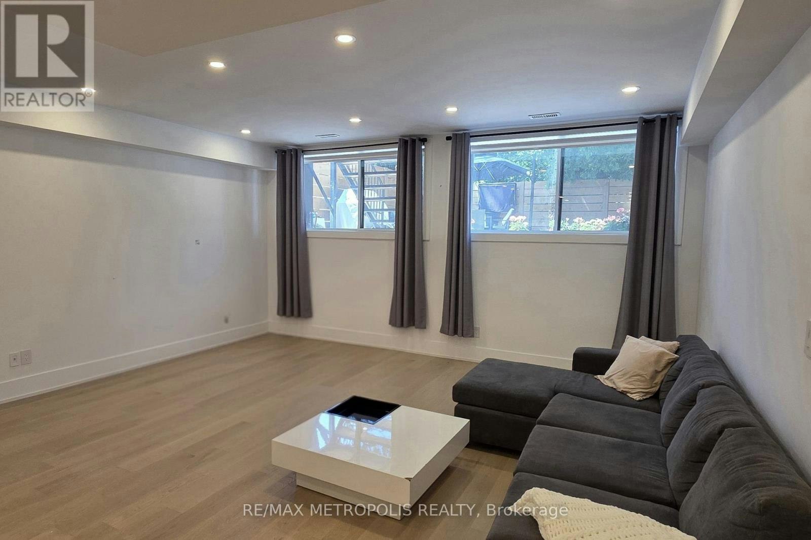 BASEMENT-1218A Islington Avenue, Toronto, ON, M8Z 4T1 - 4