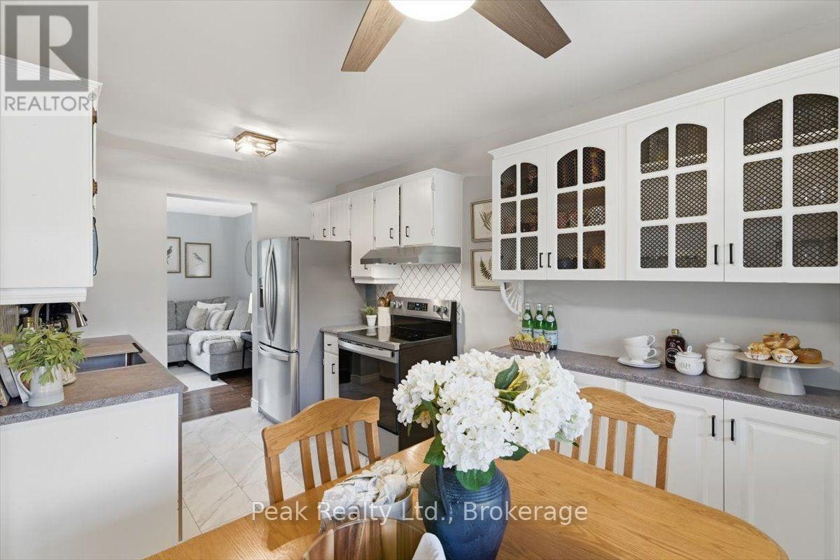 1673 Applewood Crescent, Peterborough, ON, K9K 1N3