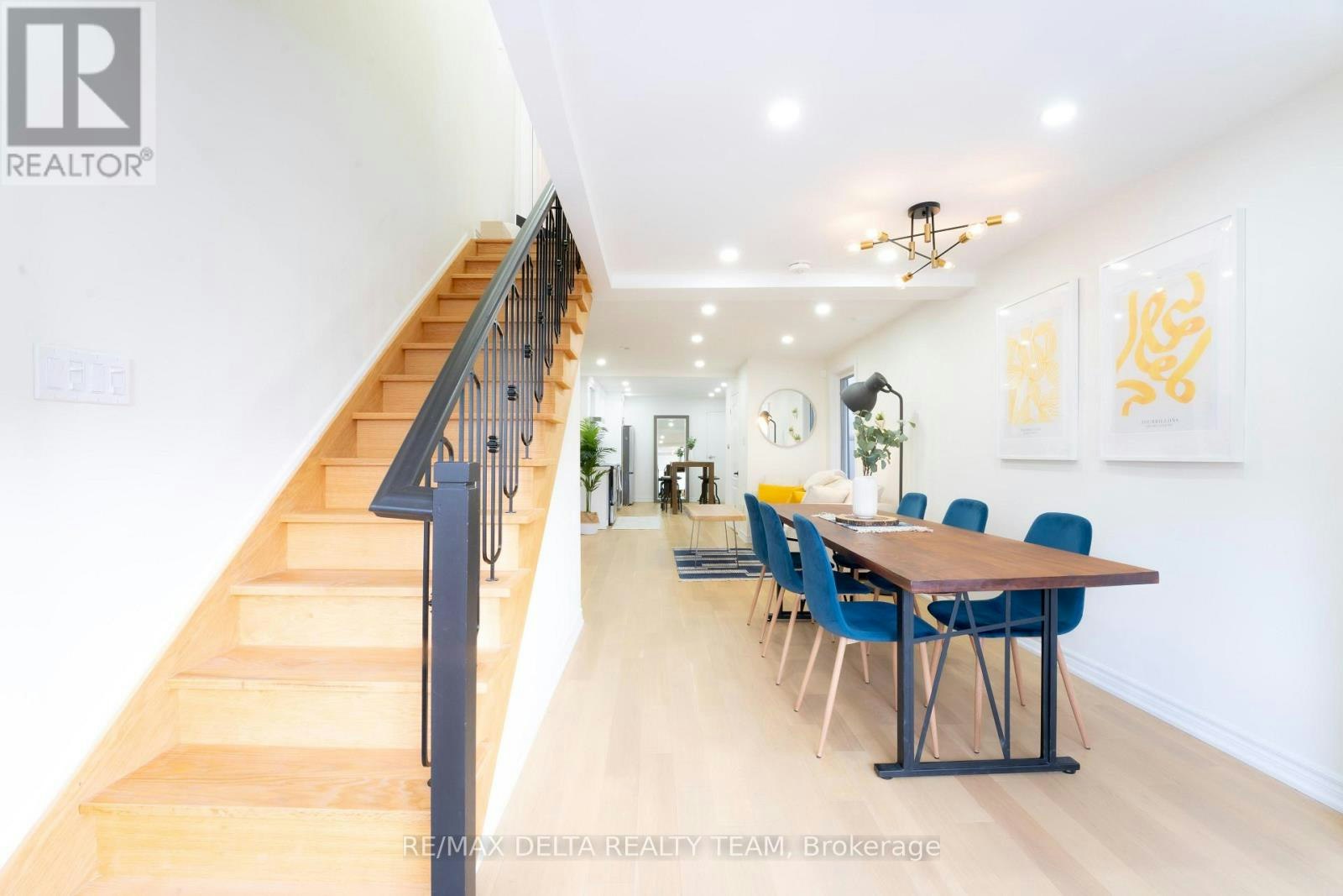 7 Craven Road, Toronto, ON, M4L 2Z4 - 2
