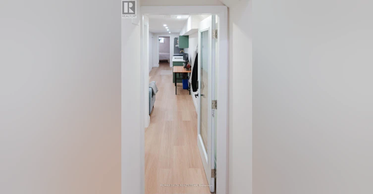 7 Craven Road, Toronto, ON, M4L 2Z4 - 18