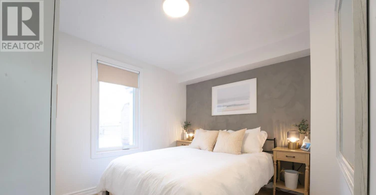7 Craven Road, Toronto, ON, M4L 2Z4 - 12