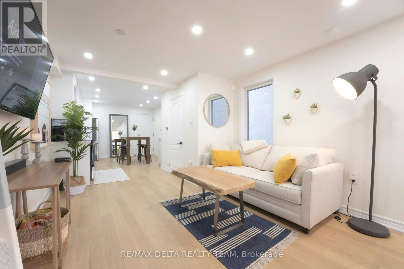 7 Craven Road, Toronto, ON, M4L 2Z4 - 6