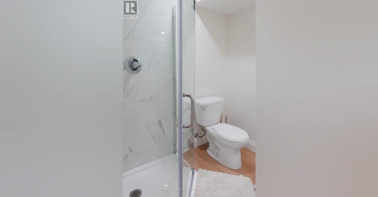 7 Craven Road, Toronto, ON, M4L 2Z4 - 23