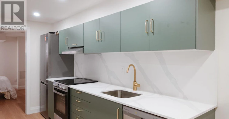 7 Craven Road, Toronto, ON, M4L 2Z4 - 19