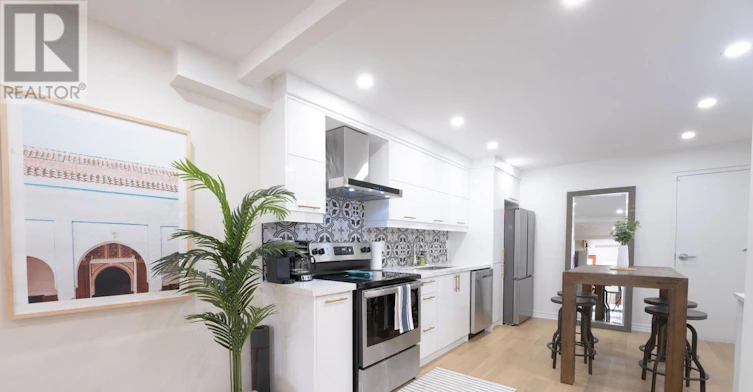 7 Craven Road, Toronto, ON, M4L 2Z4 - 8