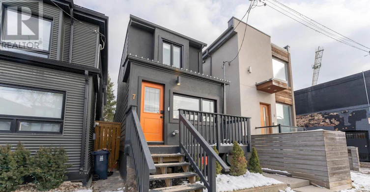 7 Craven Road, Toronto, ON, M4L 2Z4