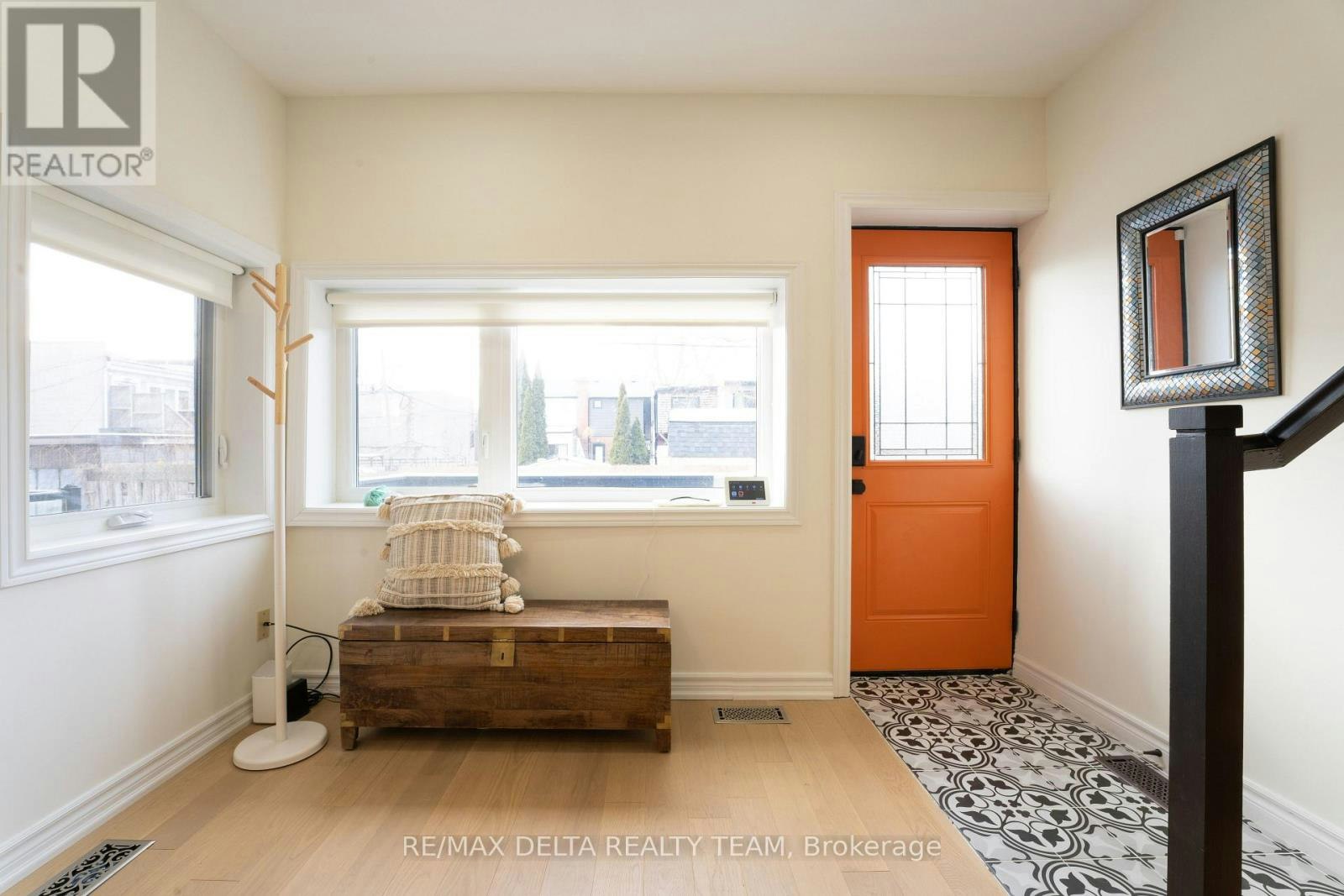 7 Craven Road, Toronto, ON, M4L 2Z4 - 3