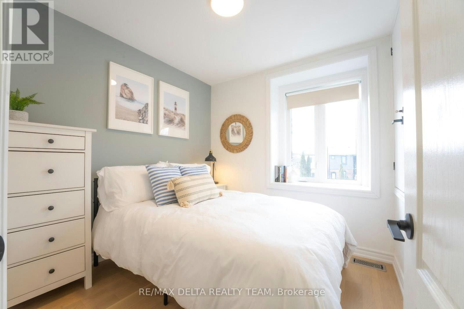 7 Craven Road, Toronto, ON, M4L 2Z4 - 14