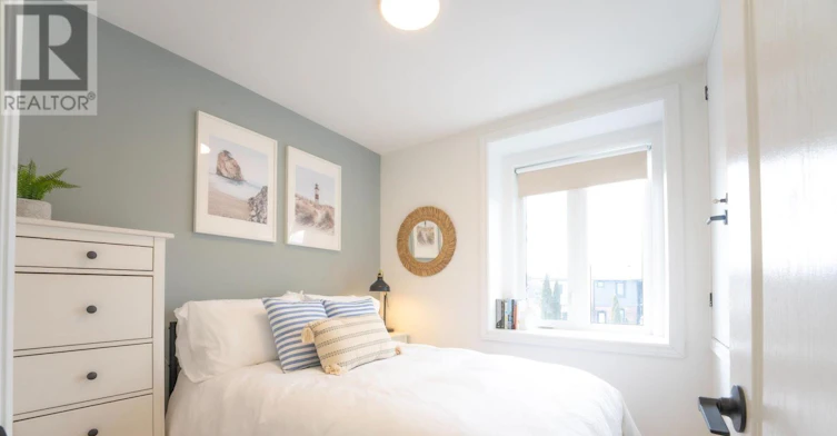 7 Craven Road, Toronto, ON, M4L 2Z4 - 14