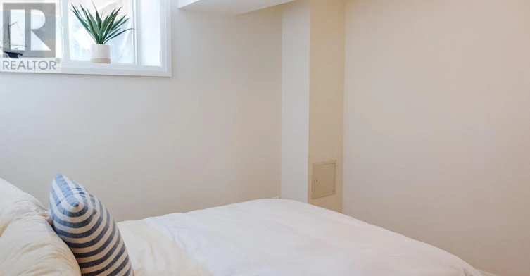 7 Craven Road, Toronto, ON, M4L 2Z4 - 28