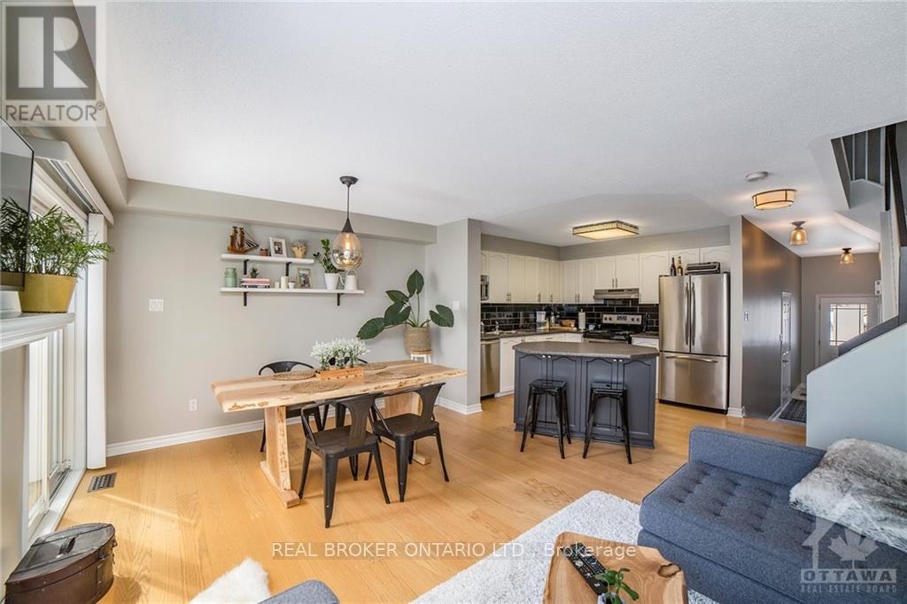 222 Meadowbreeze Drive, Ottawa, ON, K2M 3B3 - 11