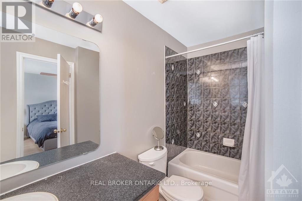 222 Meadowbreeze Drive, Ottawa, ON, K2M 3B3 - 16