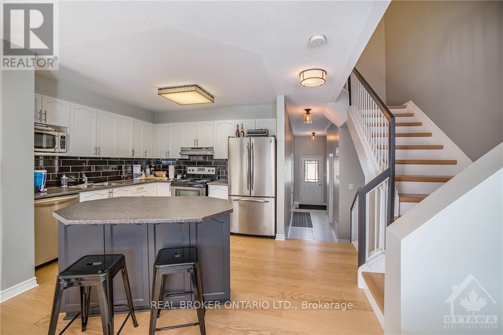 222 Meadowbreeze Drive, Ottawa, ON, K2M 3B3 - 5