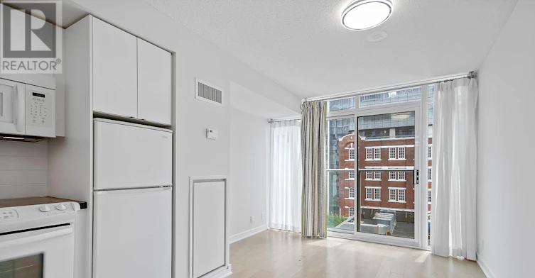 605-21 Nelson Street, Toronto, ON, M5V 3H9 - 11