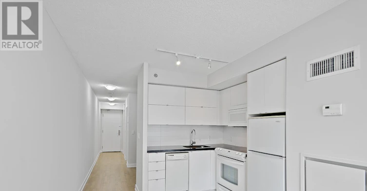 605-21 Nelson Street, Toronto, ON, M5V 3H9 - 16