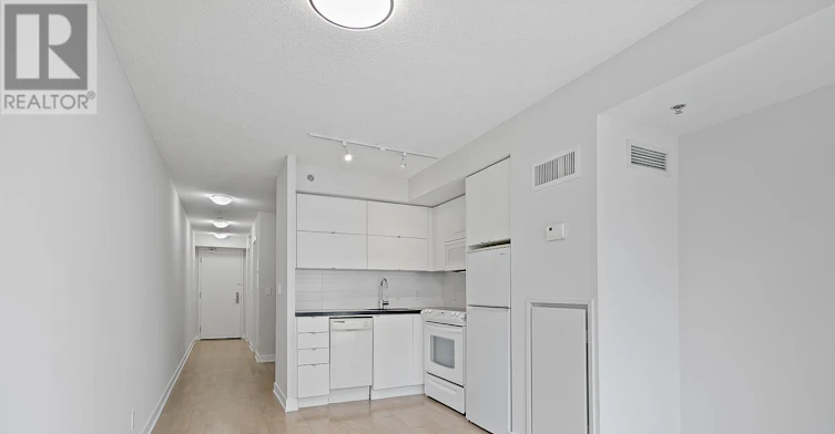 605-21 Nelson Street, Toronto, ON, M5V 3H9 - 14