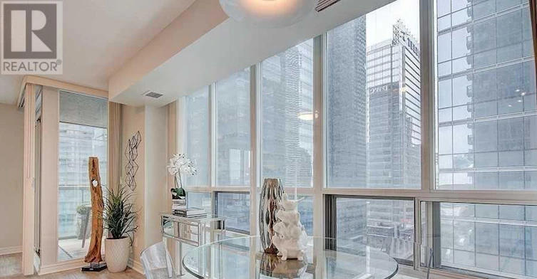 1906-30 Grand Trunk Crescent, Toronto, ON, M5J 3A4 - 6