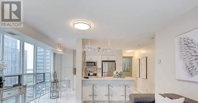 1906-30 Grand Trunk Crescent, Toronto, ON, M5J 3A4 - 4
