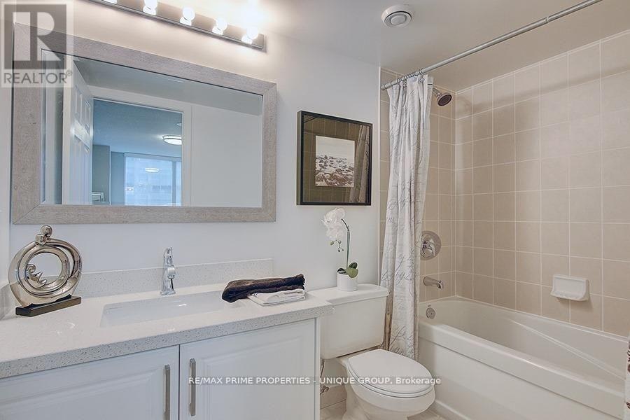 1906-30 Grand Trunk Crescent, Toronto, ON, M5J 3A4 - 13