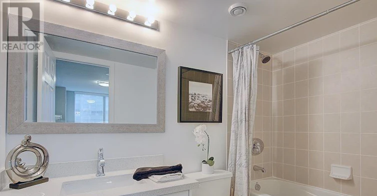 1906-30 Grand Trunk Crescent, Toronto, ON, M5J 3A4 - 13
