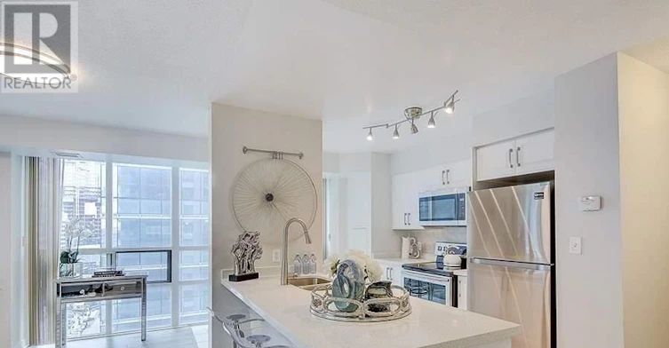 1906-30 Grand Trunk Crescent, Toronto, ON, M5J 3A4 - 3