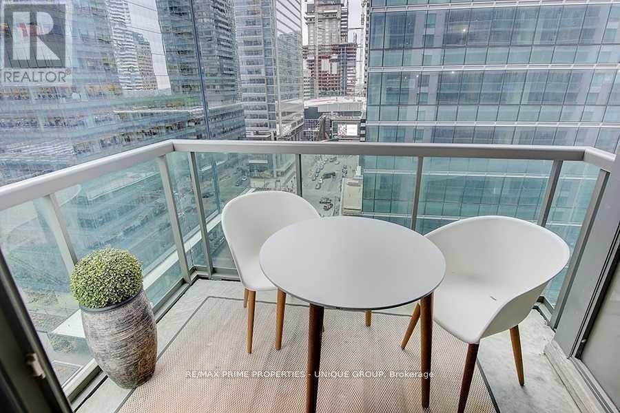 1906-30 Grand Trunk Crescent, Toronto, ON, M5J 3A4 - 14