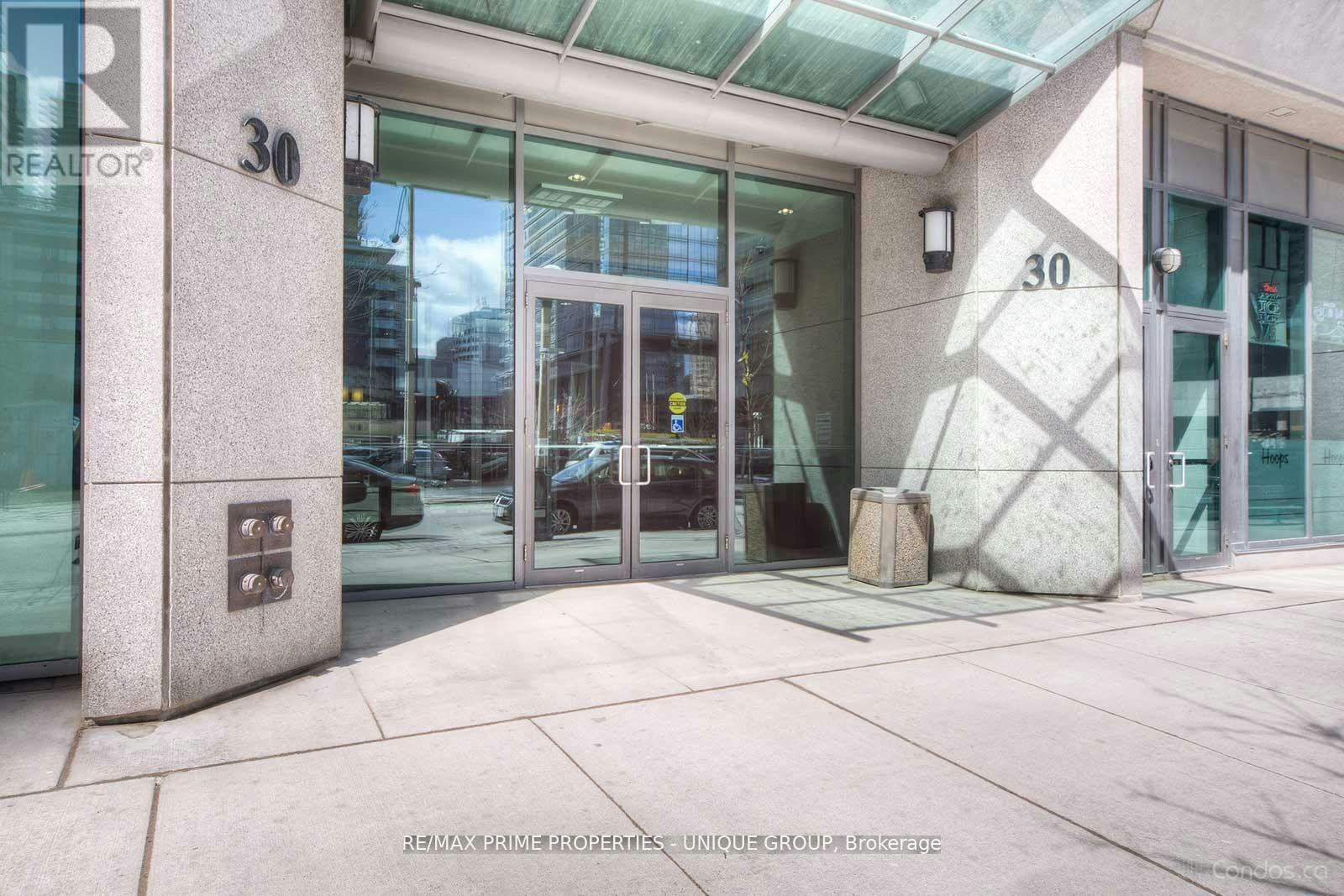 1906-30 Grand Trunk Crescent, Toronto, ON, M5J 3A4 - 2