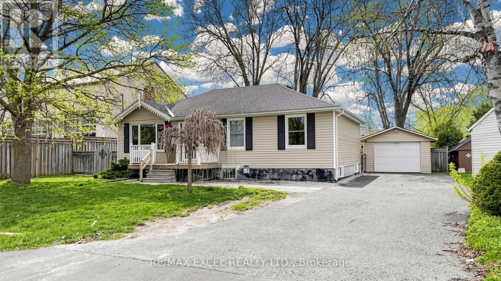 2 Hughes Street, Richmond Hill, ON, L4E 2V9