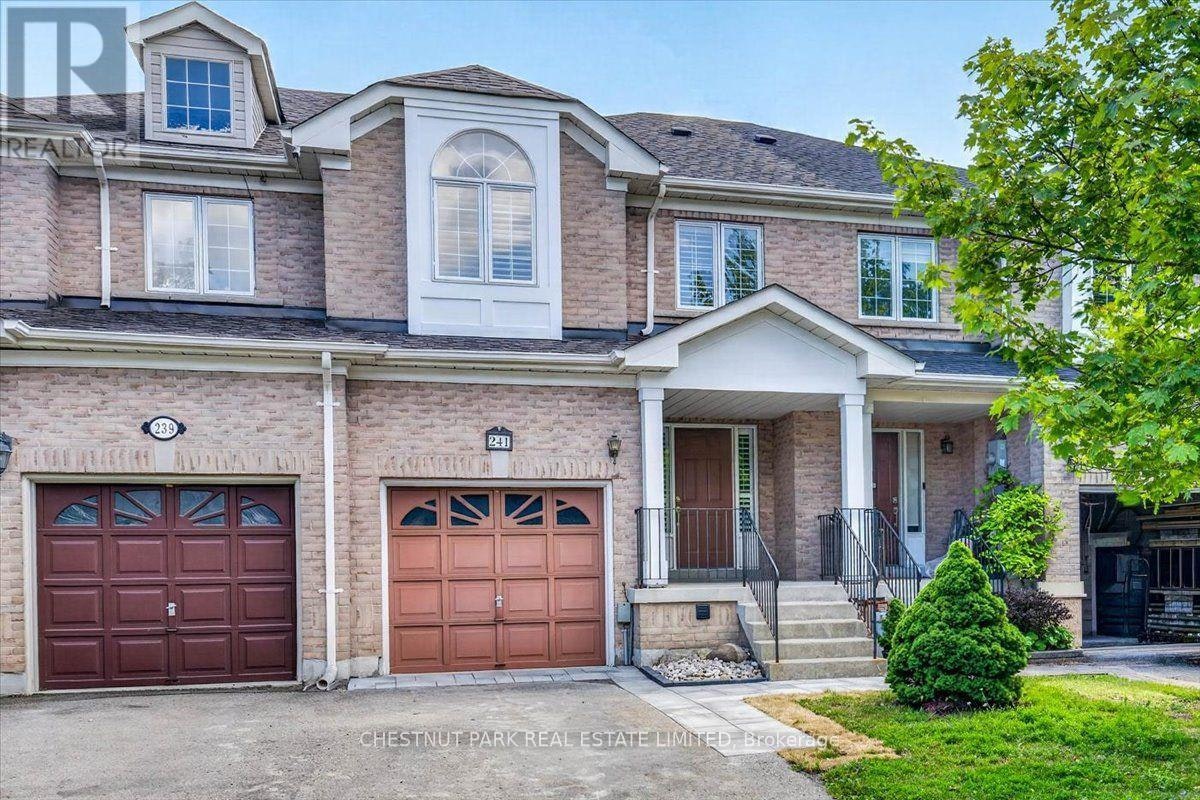 241 Banbrooke Crescent, Newmarket, ON, L3X 2W5
