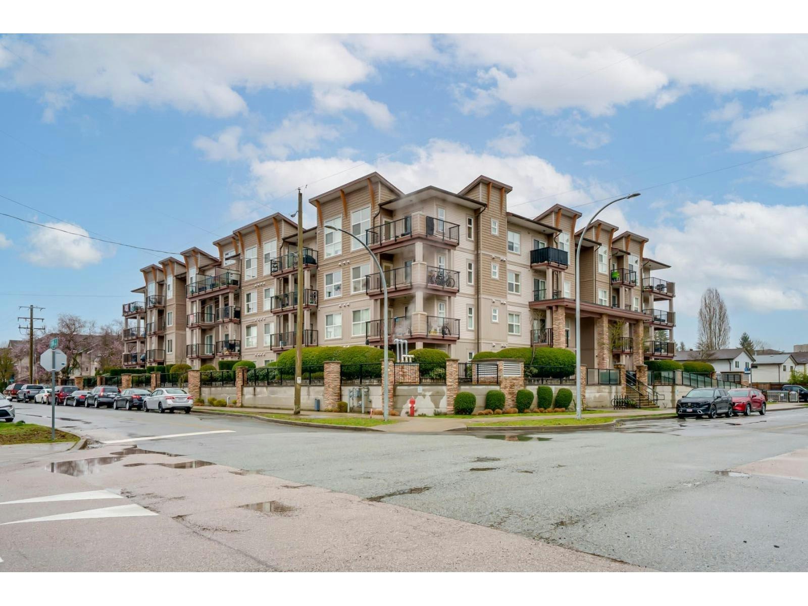 208-20175 53 Avenue, Langley, BC, V3A 0J8