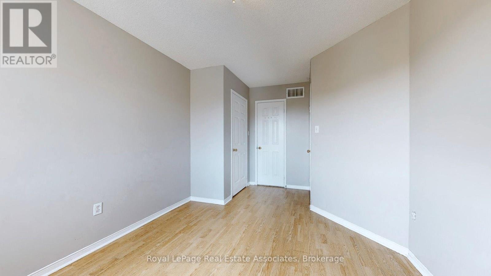 UPPER-3285 Apricot Street, Mississauga, ON, L5N 8B1 - 47