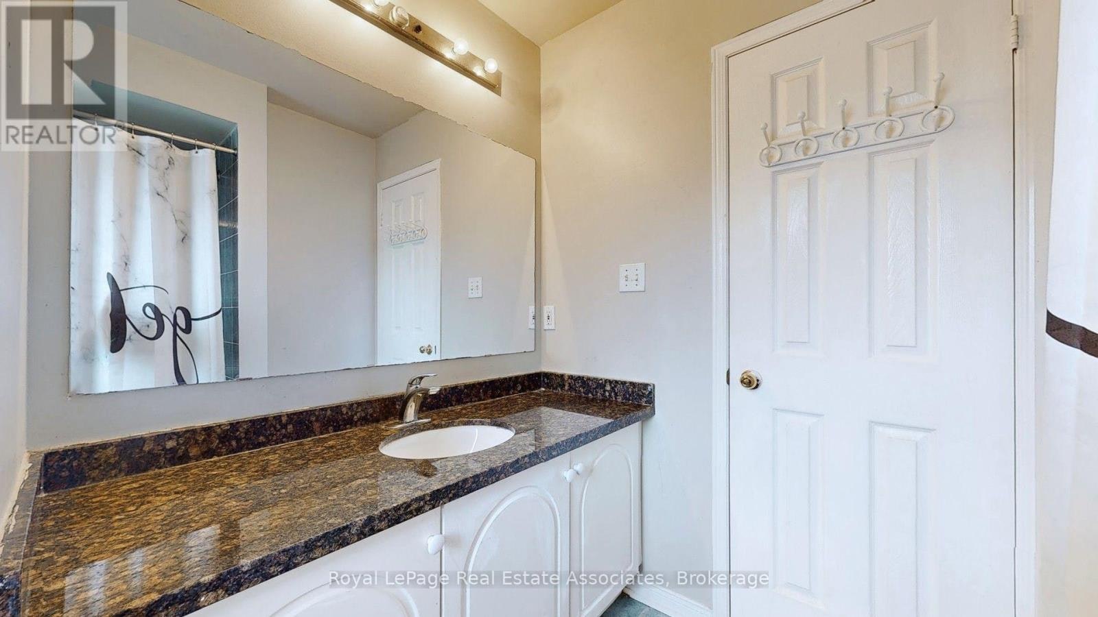UPPER-3285 Apricot Street, Mississauga, ON, L5N 8B1 - 35