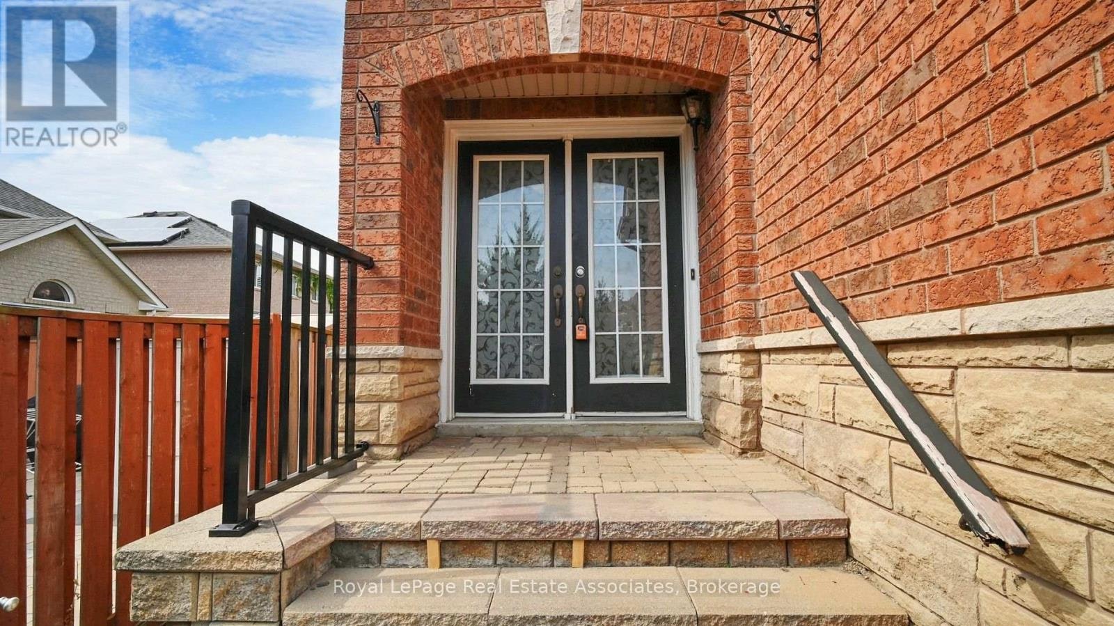 UPPER-3285 Apricot Street, Mississauga, ON, L5N 8B1 - 3