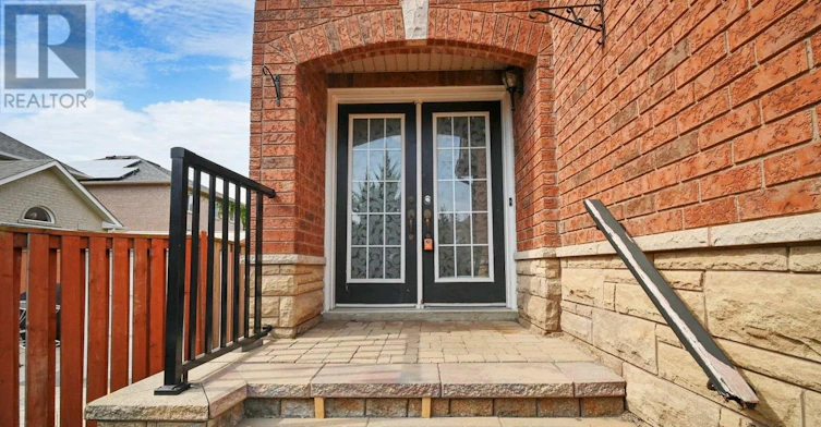 UPPER-3285 Apricot Street, Mississauga, ON, L5N 8B1 - 3